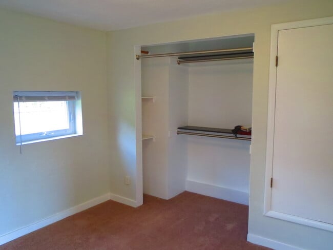 Building Photo - 5933 Blossman Rd