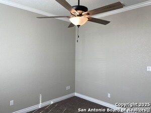 Building Photo - 4803 Viewcrest Rd