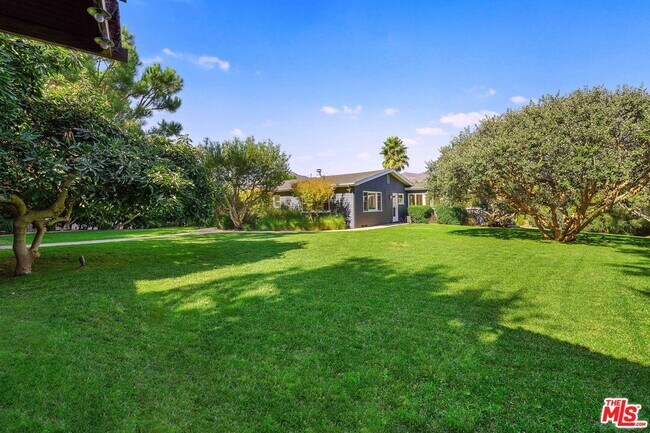 Building Photo - 6644 Wildlife Rd