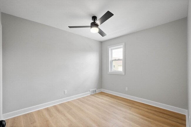 Building Photo - Stunning 2 bedroom home in Ambridge availa...