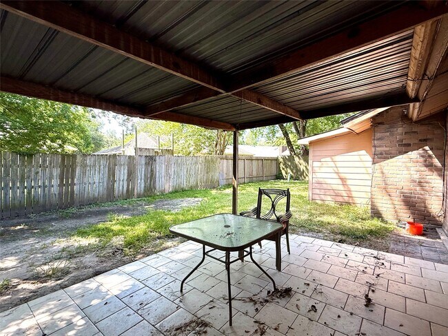 Building Photo - 6927 Windy Pines Dr