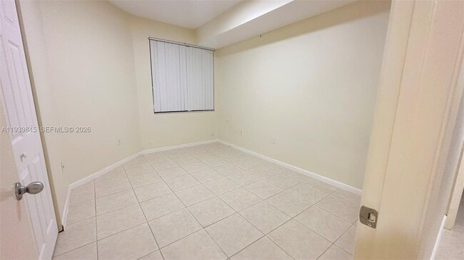 Building Photo - 6928 SW 39th St