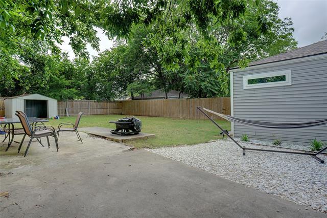 Building Photo - 219 Hartsdale Dr