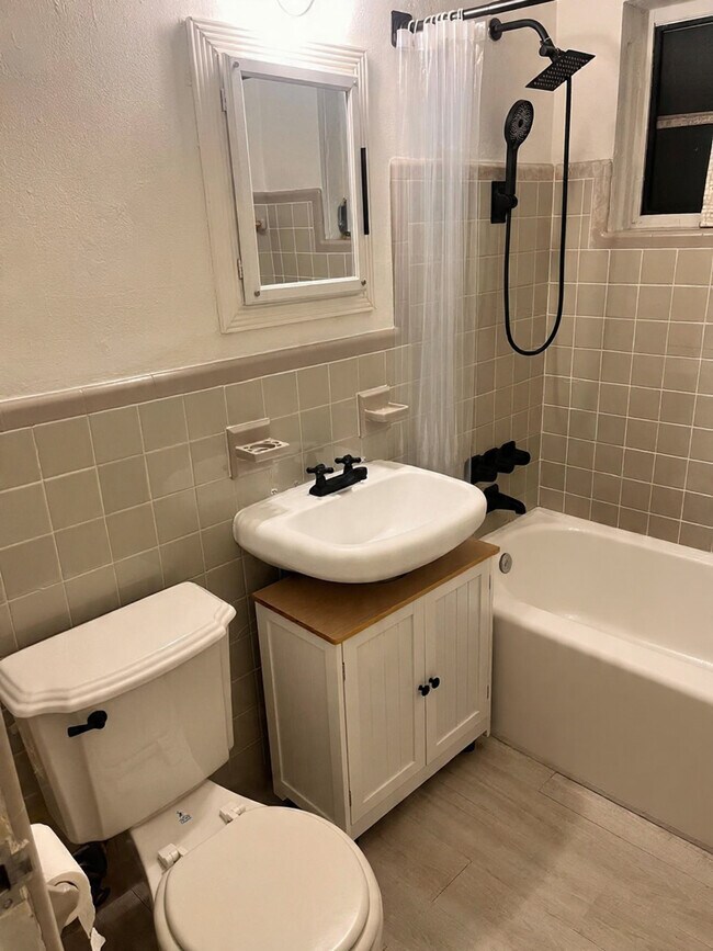 Building Photo - 260 SW 48th Ct