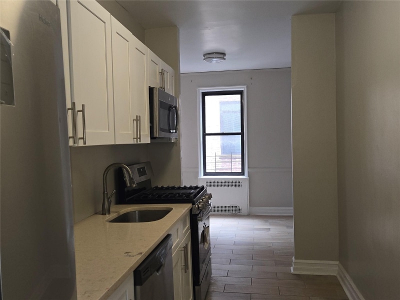 Building Photo - 55 E 190th St