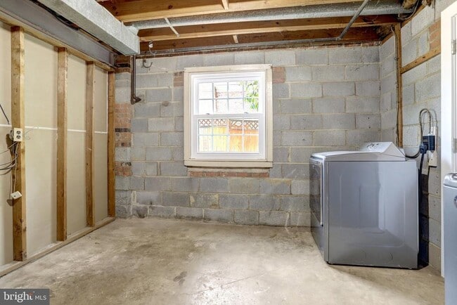 Building Photo - 8005 Candlewood Dr