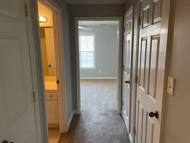 Building Photo - Two Bedroom Condo in Gated Community