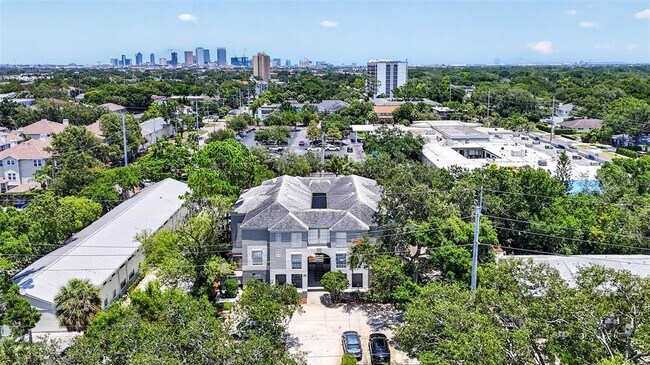 Building Photo - 606 S Glen Ave