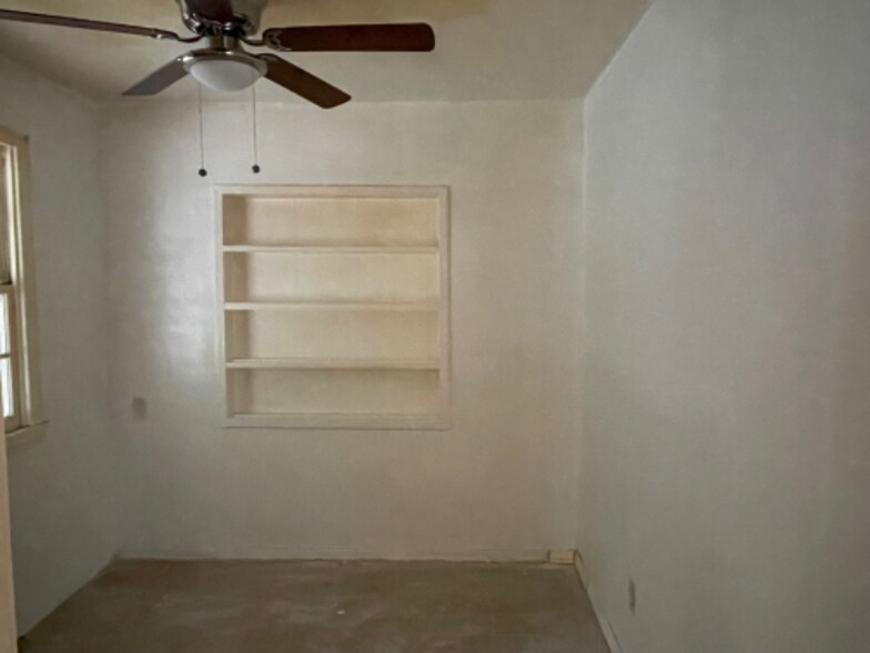 Building Photo - 719 W Longden Ave