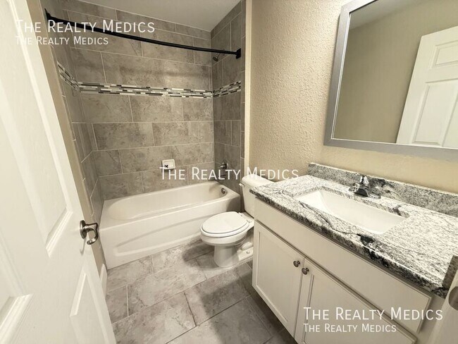 Building Photo - 2736 SW 161st Loop