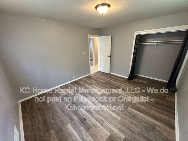 Building Photo - 10812 Newton Ave