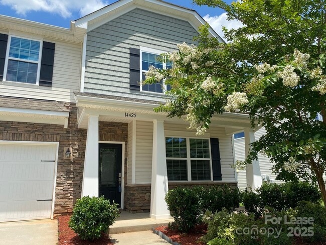 Building Photo - 14425 Green Birch Dr