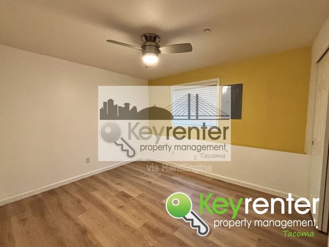 Building Photo - 323 S 30th St