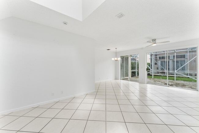 Building Photo - 11447 NW 48th Ct