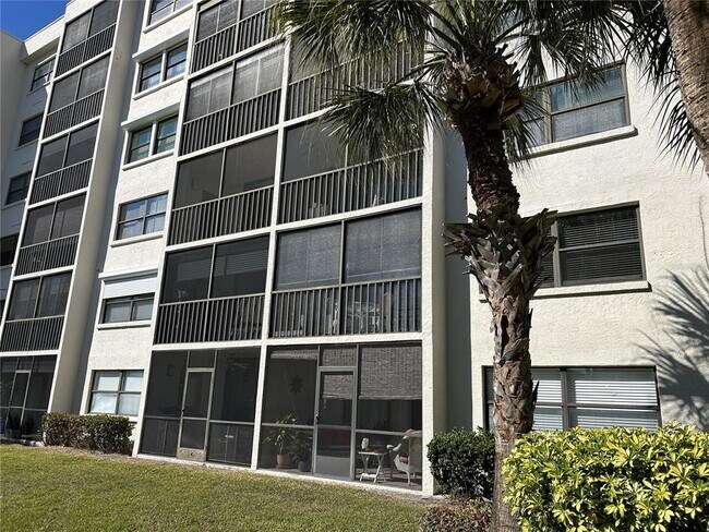 Building Photo - 1316 Pasadena Ave S