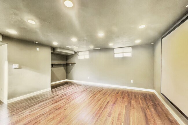 Building Photo - Monroe Park