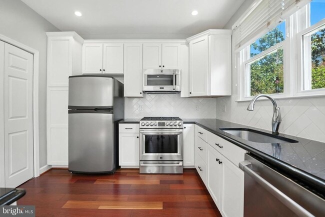 Building Photo - 3911 Courtland Cir