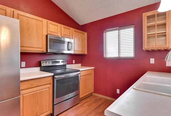 Building Photo - 7910 Redick Ave