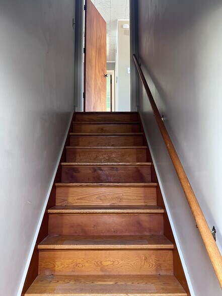 Front hallway to the upper unit - 119 N Washington St
