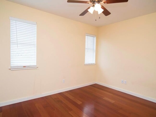 Building Photo - 1906 Woodland Ave