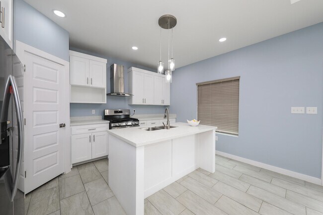 Building Photo - 3506 Jorge Sosa Dr