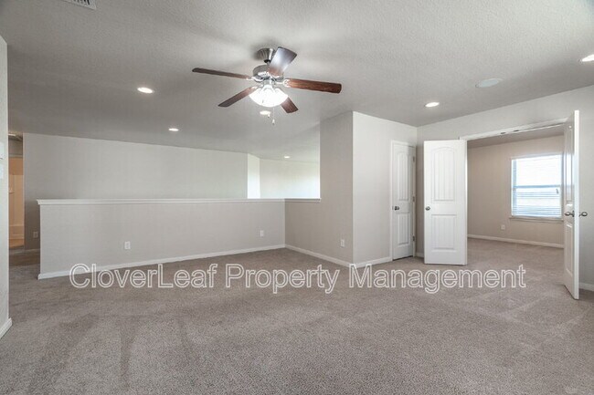 Building Photo - 5167 Top Ridge Ln