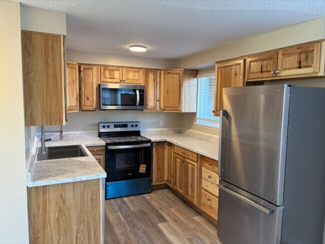 Building Photo - 62970 Florence Dr
