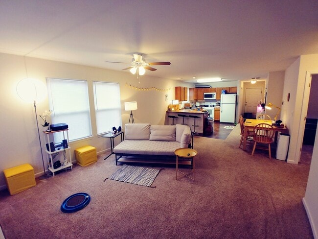 Building Photo - 7th and Roosevelt - Available August 2026