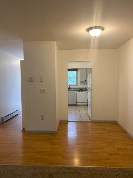 Building Photo - 2260 W Melanie Ave