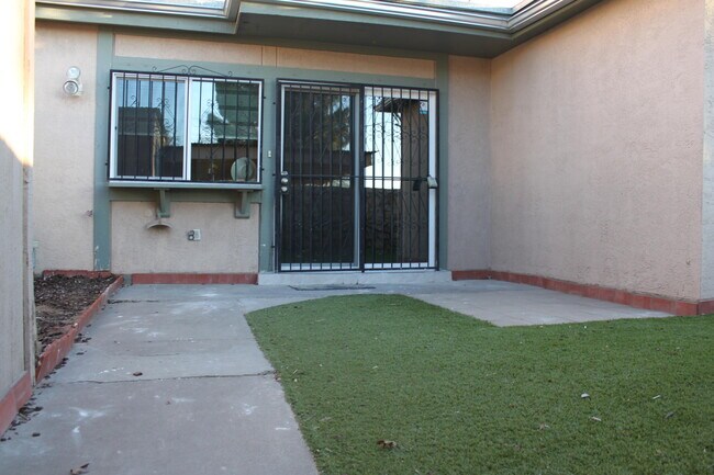 Building Photo - 288 Maricopa Dr