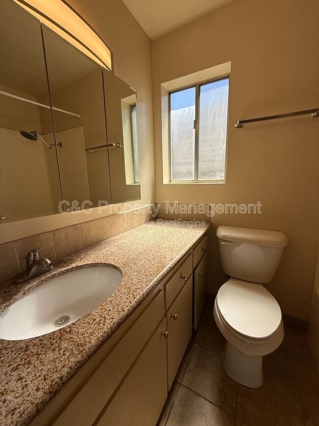 Building Photo - 830 Parcel St