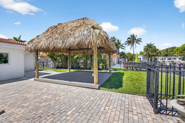 Building Photo - 1254 SW 4th Ct