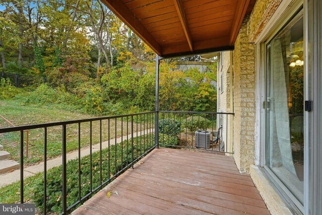 Building Photo - 5406 85th Ave