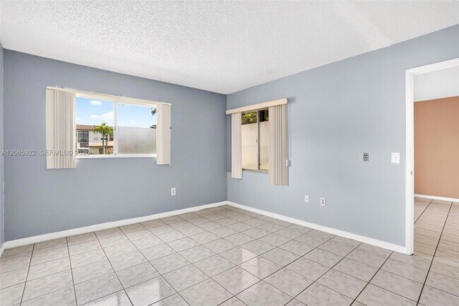 Building Photo - 12755 SW 16th Ct