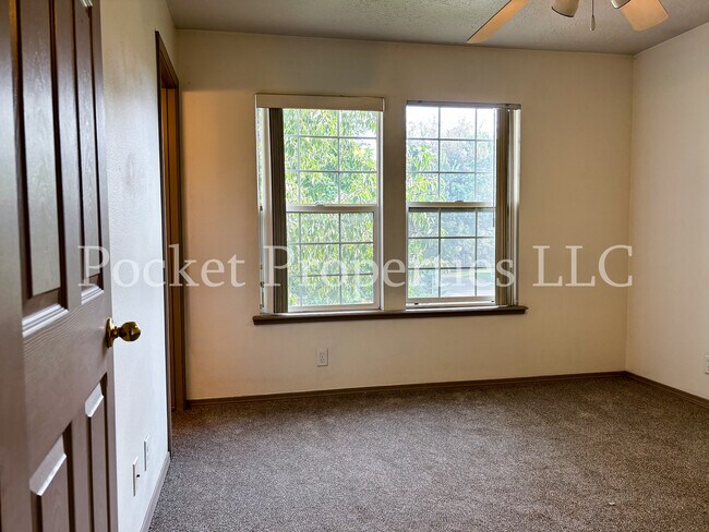Building Photo - 1636 W Highland St