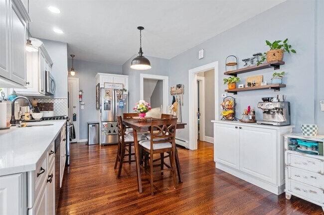 Building Photo - 1041 Stonewall Ln