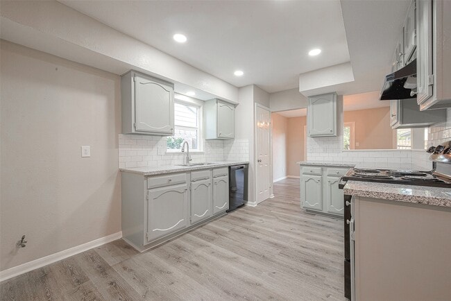 Building Photo - 15638 Schumann Ln