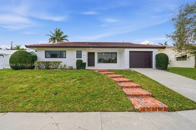 Building Photo - 1260 SW 8th St