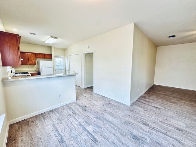 Building Photo - 2873 Southampton Way