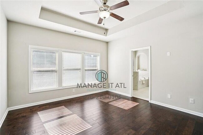 Building Photo - Move-in-ready 3 bedroom townhome in Duluth