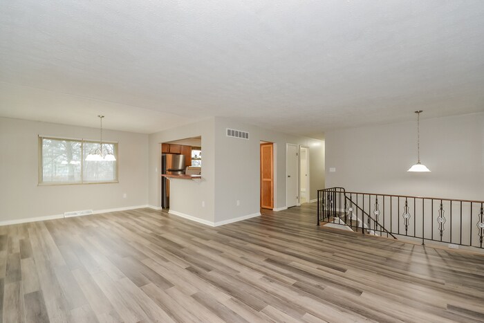 Building Photo - 8505 Goldfinch Way