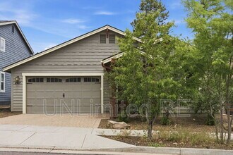Building Photo - 2907 W Presidio Dr