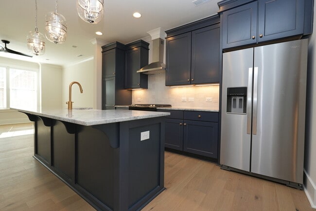 Building Photo - A beautiful home with 4 beds and 3 bath in...