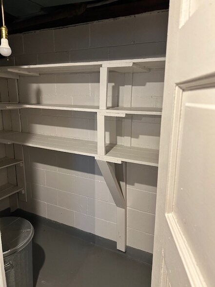 Building Photo - 103 8th St