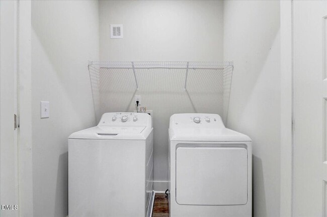 Building Photo - 857 S Franklin St