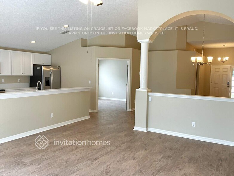 Building Photo - 3997 Hillingdon Rd