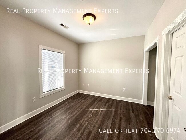 Building Photo - 8969 Meadow Vista Rd