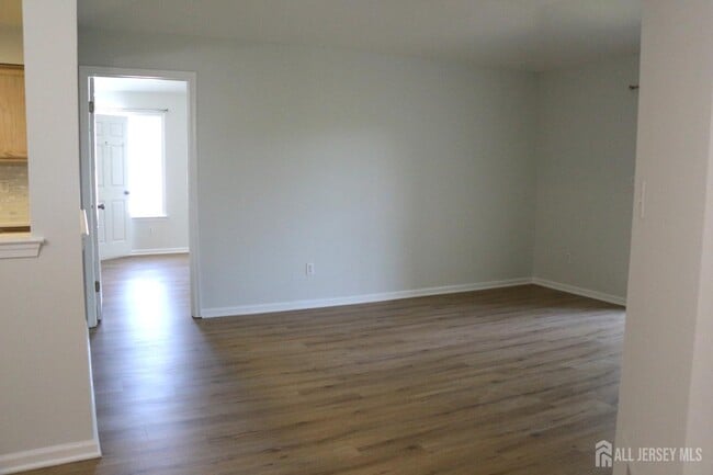 Building Photo - 732 Waterford Dr