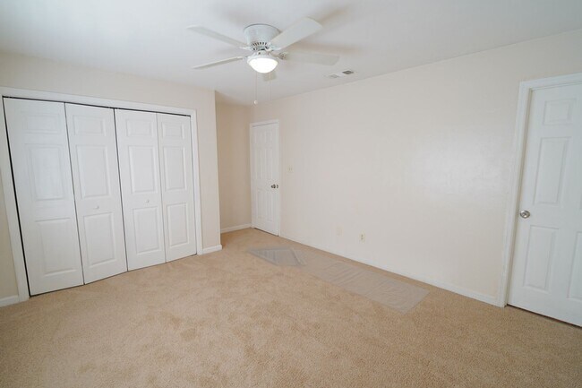 Building Photo - 3178 N Ridge Rd