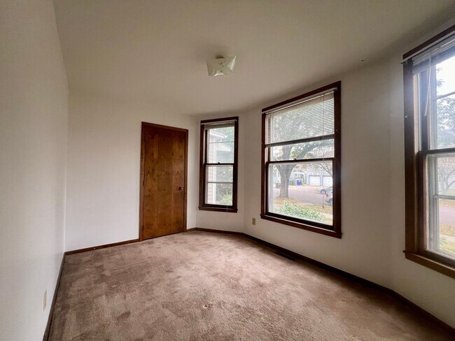 Building Photo - Shaolin Property 605 LLC (SHA605)